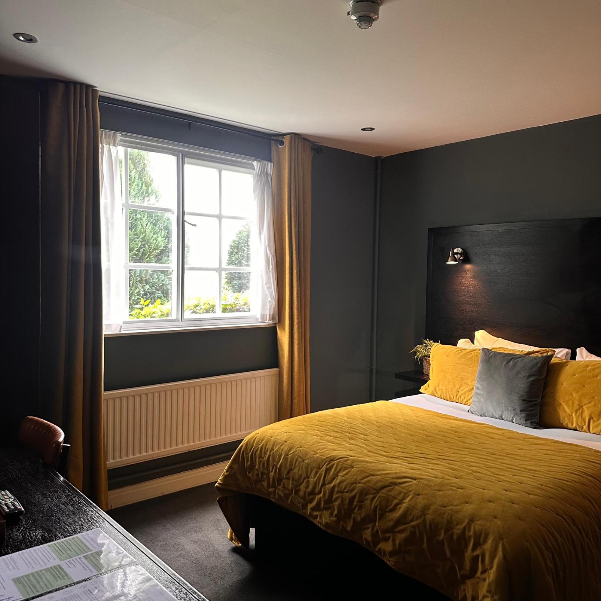 The Vicarage Hotel Holmes Chapel Exterior foto