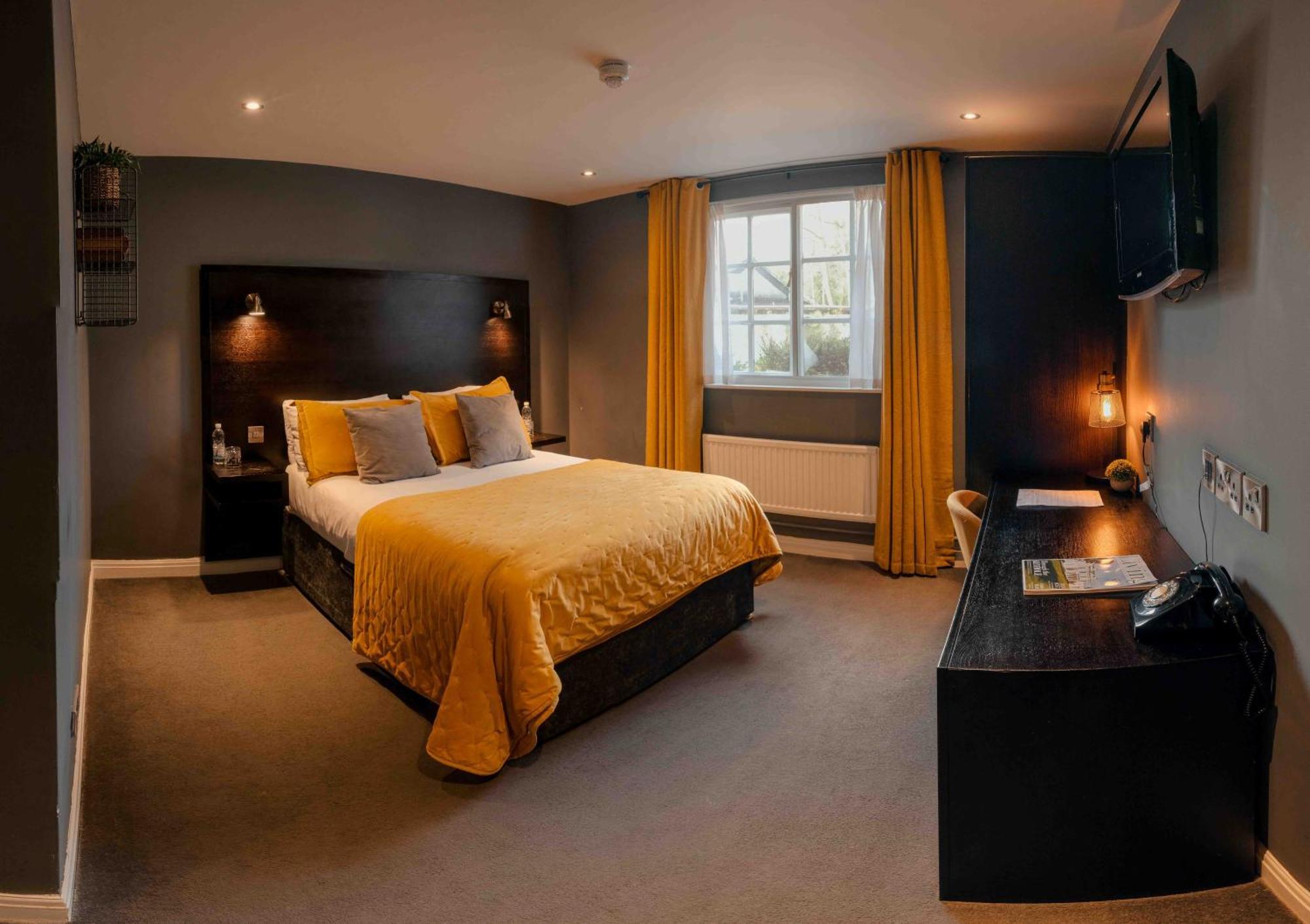 The Vicarage Hotel Holmes Chapel Exterior foto
