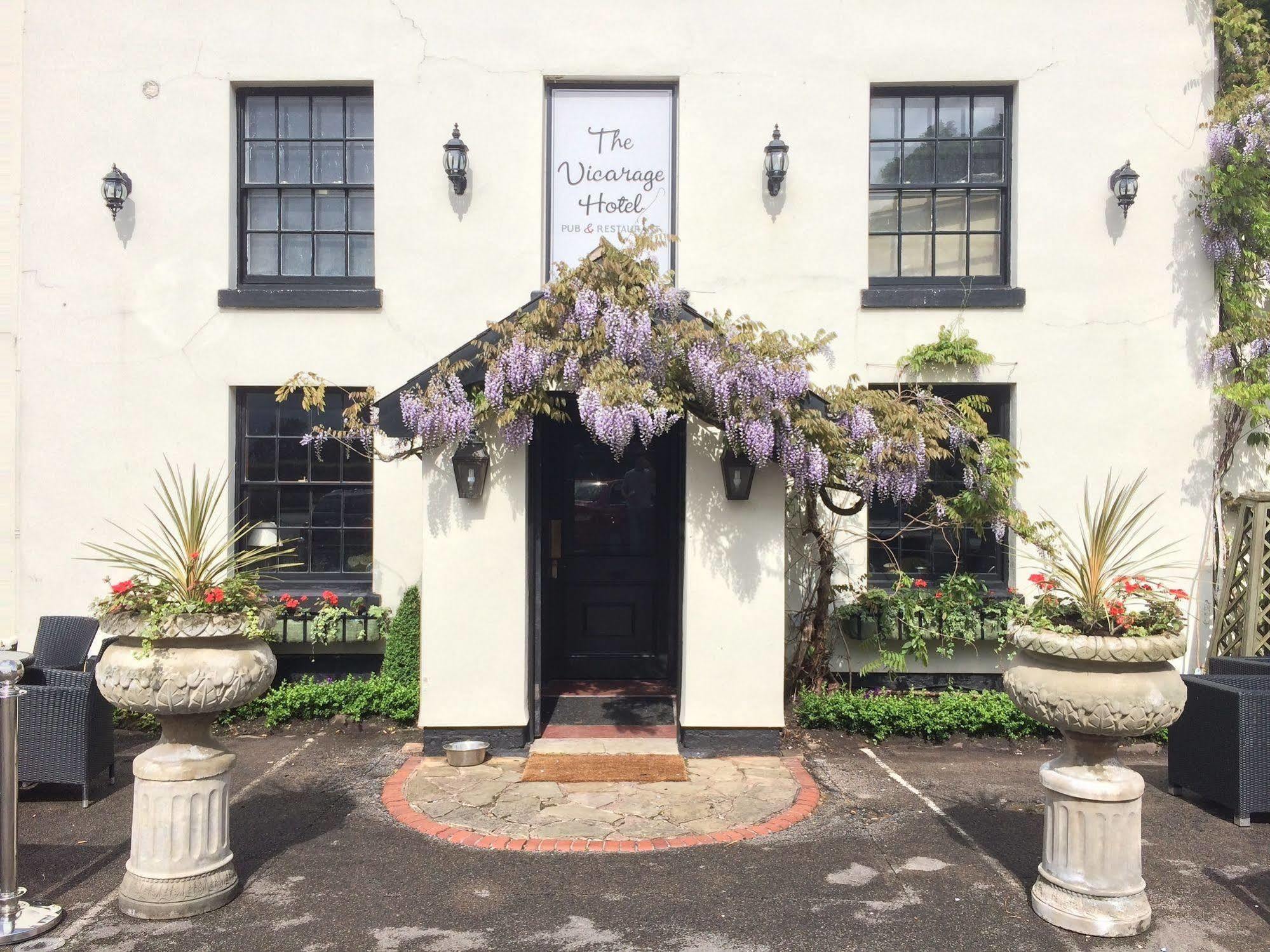 The Vicarage Hotel Holmes Chapel Exterior foto